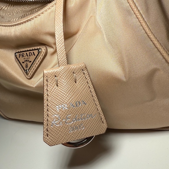 Authentic PRADA shoulder bag - Picture 5 of 6